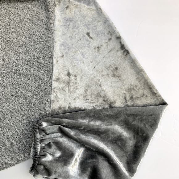 Gap 3/4 Length Velvet Puff Long Sleeve Knit Shirt Silver Holiday Blouse Medium - Picture 6 of 9